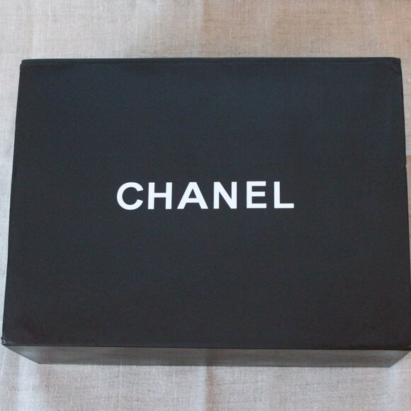 NIB Chanel Chevron Quilted Small Boy Bag - Beige with Gold hardware - Picture 6 of 9